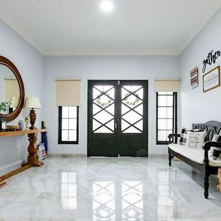 Stylish Villa At Green Apple U 35A Cipanas Puncak Sindanglaya Exterior photo